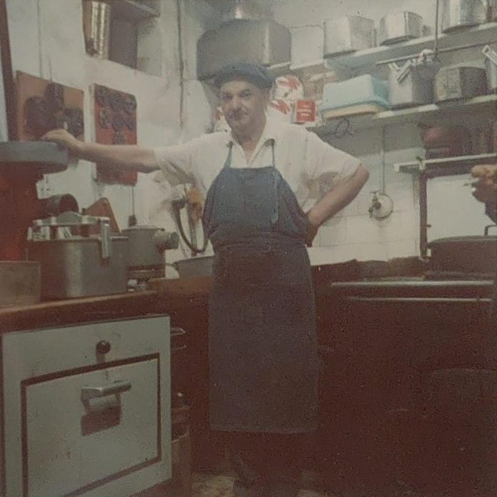 François, mon arrière-grand-père, dans la charcuterie